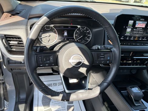 Used 2022 Nissan Rogue SL w/ SL Premium Package image 19