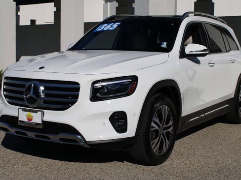 Used 2025 Mercedes-Benz GLB 250 4MATIC image 1