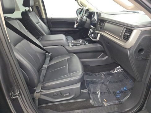 Used 2023 Ford Expedition Max XLT image 7
