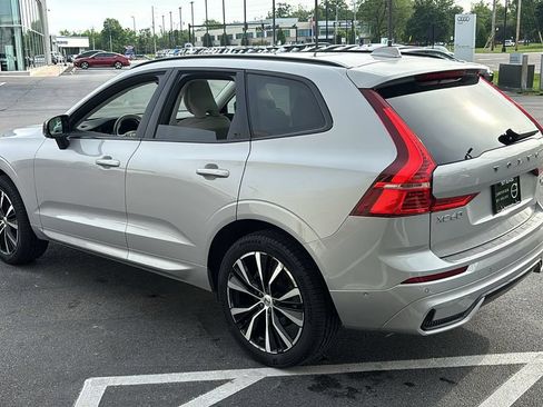 Certified 2023 Volvo XC60 B5 Plus w/ Climate Package AWD/4WD image 4