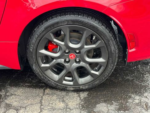 Used 2018 FIAT 124 Spider Abarth w/ Visibility Group image 10