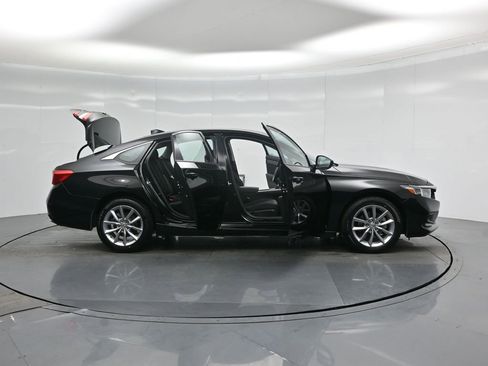 Used 2022 Honda Accord LX image 4