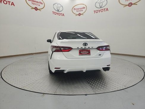 Used 2024 Toyota Camry SE image 7