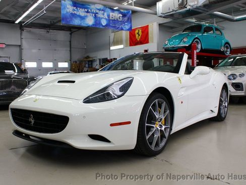 Used 2013 Ferrari California image 2