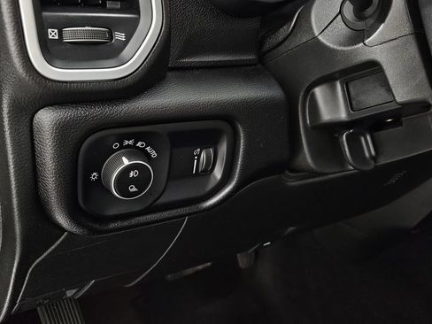 Used 2024 RAM 2500 Big Horn AWD/4WD image 24