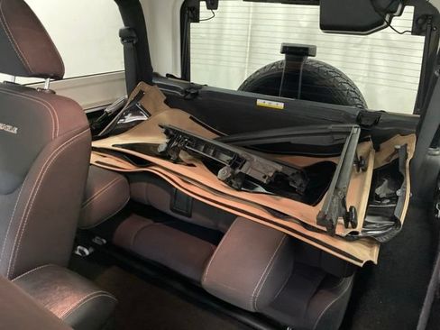 Used 2018 Jeep Wrangler Sport AWD/4WD image 19