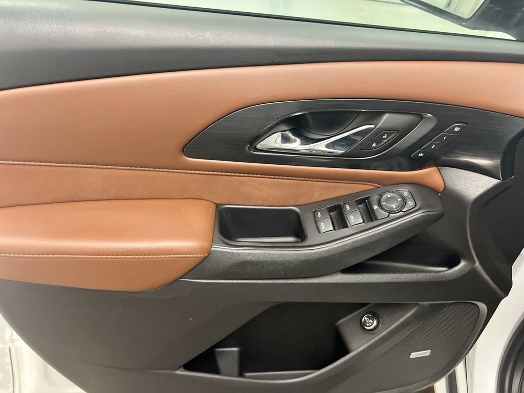 Used 2018 Chevrolet Traverse High Country AWD/4WD image 21