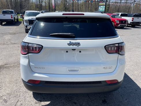 Used 2022 Jeep Compass Latitude w/ Convenience Group AWD/4WD image 6