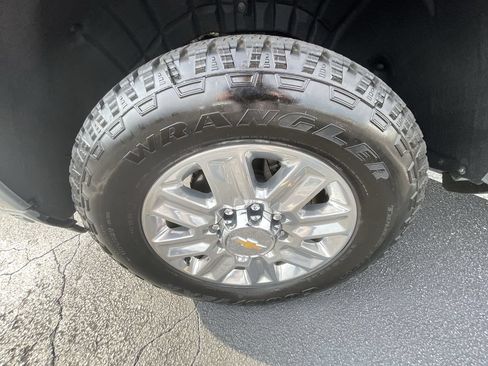 Certified 2025 Chevrolet Silverado 2500 High Country w/ High Country Premium Package AWD/4WD image 33