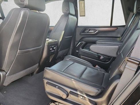 Used 2025 GMC Yukon Denali image 19