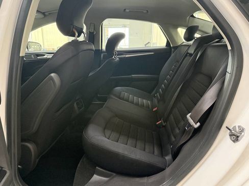 Used 2013 Ford Fusion SE FWD image 13