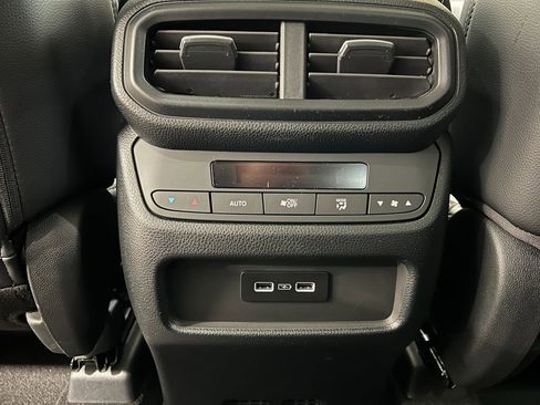 New 2025 Honda Pilot Touring image 37