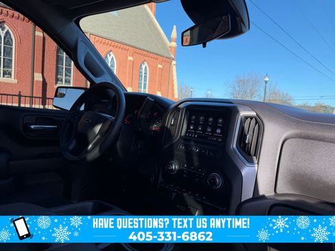 Used 2024 Chevrolet Silverado 1500 Custom w/ Dark Appearance Package image 3