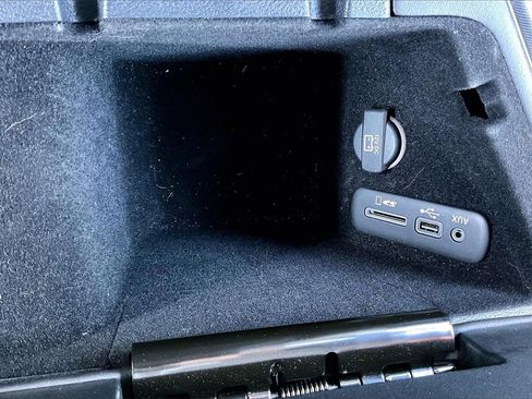 Used 2016 Dodge Challenger SRT image 32