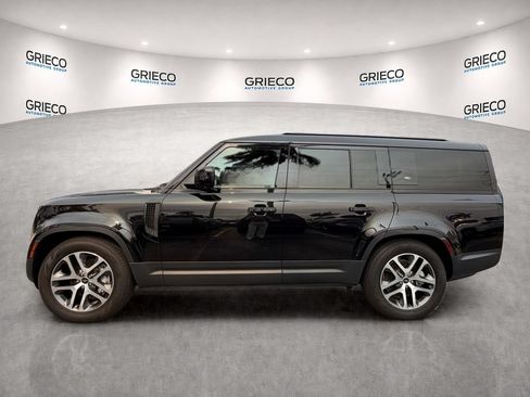 Used 2023 Land Rover Defender 130 SE AWD/4WD image 4