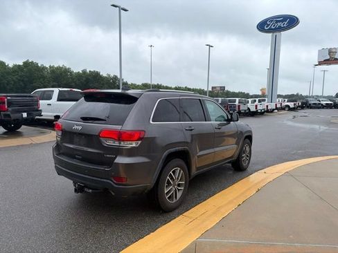 Used 2020 Jeep Grand Cherokee Laredo w/ Laredo X Package RWD image 5