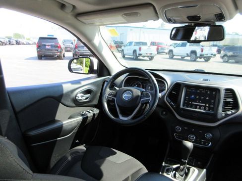 Used 2016 Jeep Cherokee Latitude w/ Comfort/Convenience Group FWD image 22