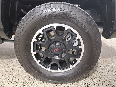 Used 2024 Toyota Tacoma TRD Off-Road image 8