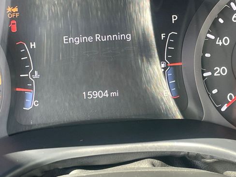 Used 2025 Jeep Compass Limited image 40