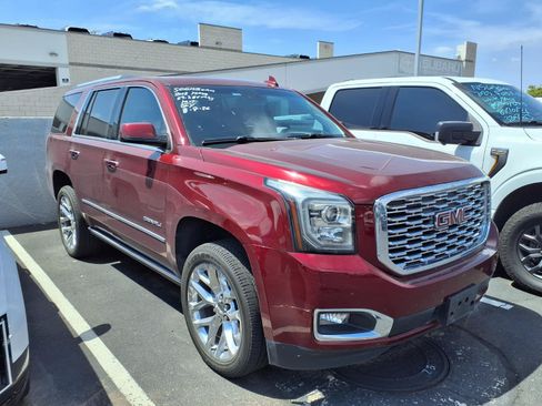 Used 2018 GMC Yukon Denali w/ Denali Ultimate Package RWD image 2