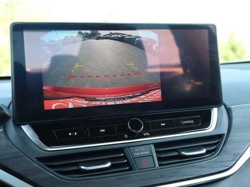 Certified 2025 Nissan Altima 2.5 SV w/ SV Premium Package FWD image 13