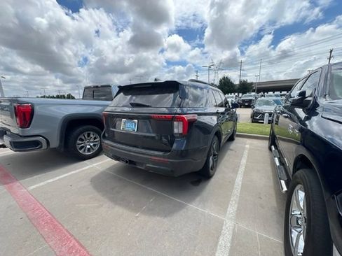 Used 2025 Ford Explorer ST-Line w/ Premium Package RWD image 4
