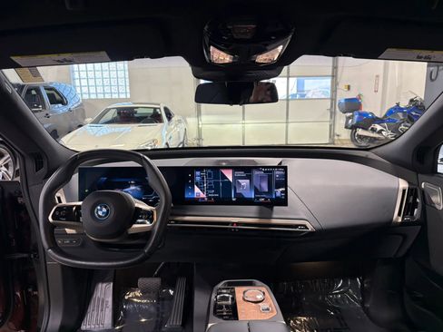 Used 2023 BMW iX M60 image 2