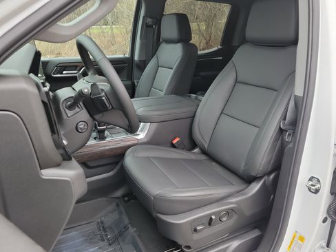 New 2026 GMC Sierra 1500 SLT w/ SLT Premium Package image 14