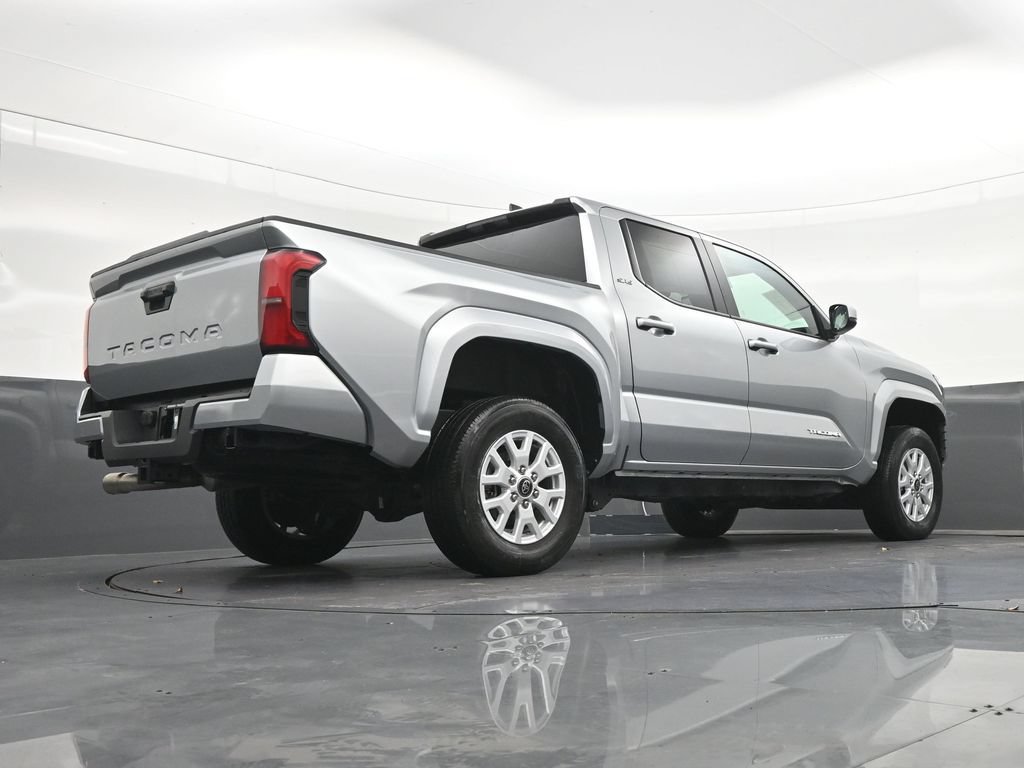 Used 2025 Toyota Tacoma SR5 RWD image 29