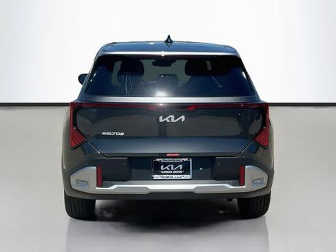 New 2027 Kia Seltos S FWD image 6