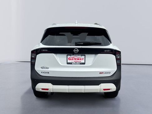 New 2026 Nissan Kicks SR w/ Cold Weather Package image 5