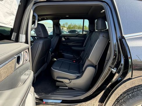 New 2026 Buick Enclave Avenir AWD/4WD image 17