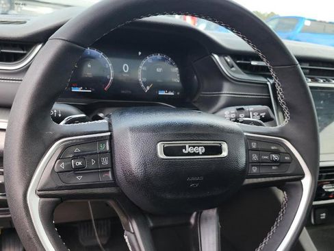 Used 2024 Jeep Grand Cherokee L Altitude image 6