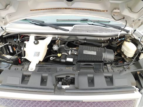 Used 2016 Chevrolet Express 2500 RWD image 54