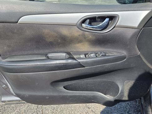 Used 2019 Nissan Sentra S FWD image 14