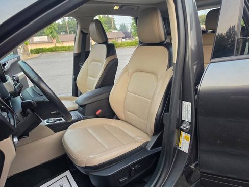 Used 2020 Ford Escape SE Sport FWD image 37