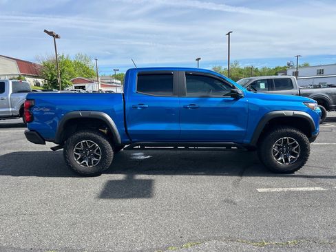 Used 2024 Chevrolet Colorado ZR2 w/ ZR2 Convenience Package III AWD/4WD image 4