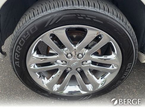 Used 2010 Lincoln Navigator 2WD image 11