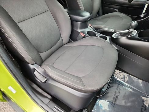 Used 2016 Kia Soul image 24