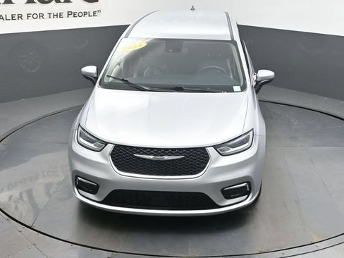 Used 2023 Chrysler Pacifica Touring-L FWD image 60