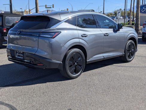 Used 2025 Nissan Murano SV image 2