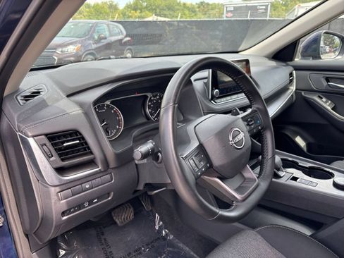 Used 2026 Nissan Rogue SV AWD/4WD image 31