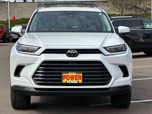 Used 2024 Toyota Grand Highlander XLE image 9