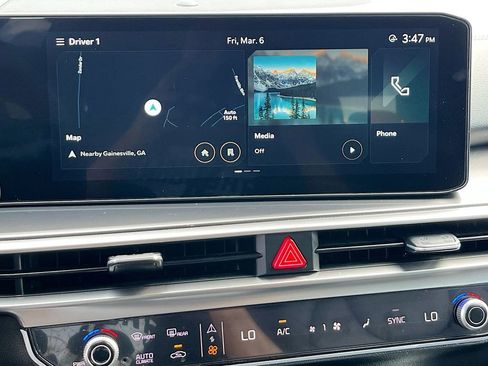 Certified 2025 Kia Sorento S w/ Panoramic Sunroof Package image 17