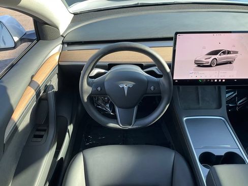 Used 2023 Tesla Model 3 Standard Range RWD image 36