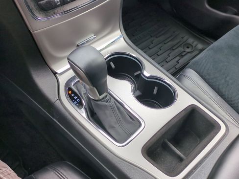 Used 2018 Jeep Grand Cherokee Altitude RWD image 16
