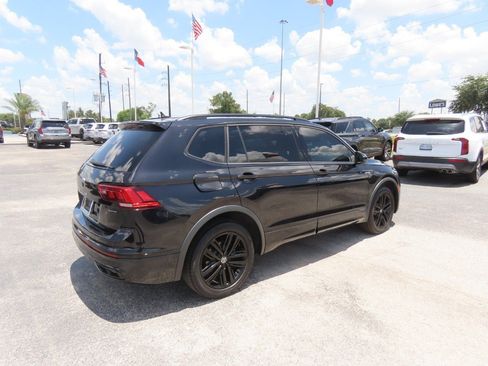 Used 2022 Volkswagen Tiguan SE R-Line AWD/4WD image 11