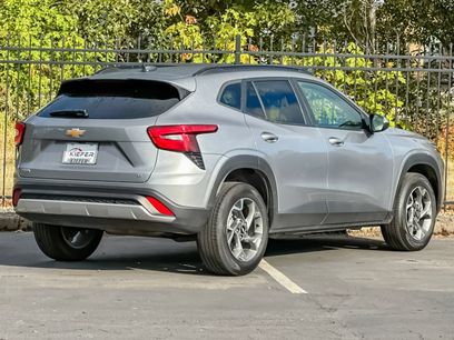 Used 2025 Chevrolet Trax LT