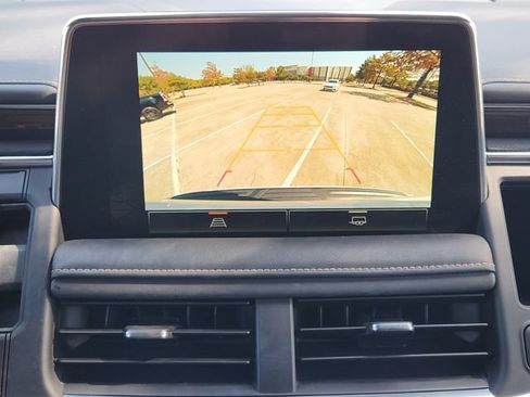 Used 2024 GMC Yukon XL AT4 AWD/4WD image 15
