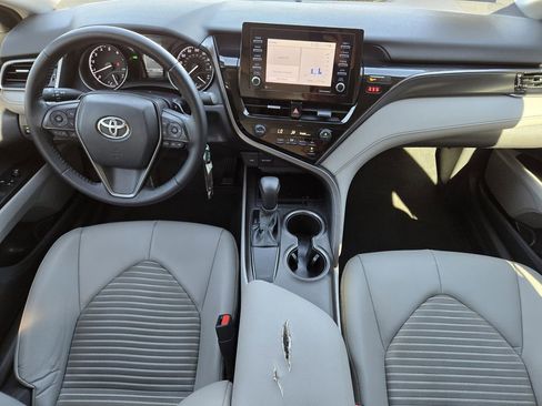 Used 2021 Toyota Camry SE image 32